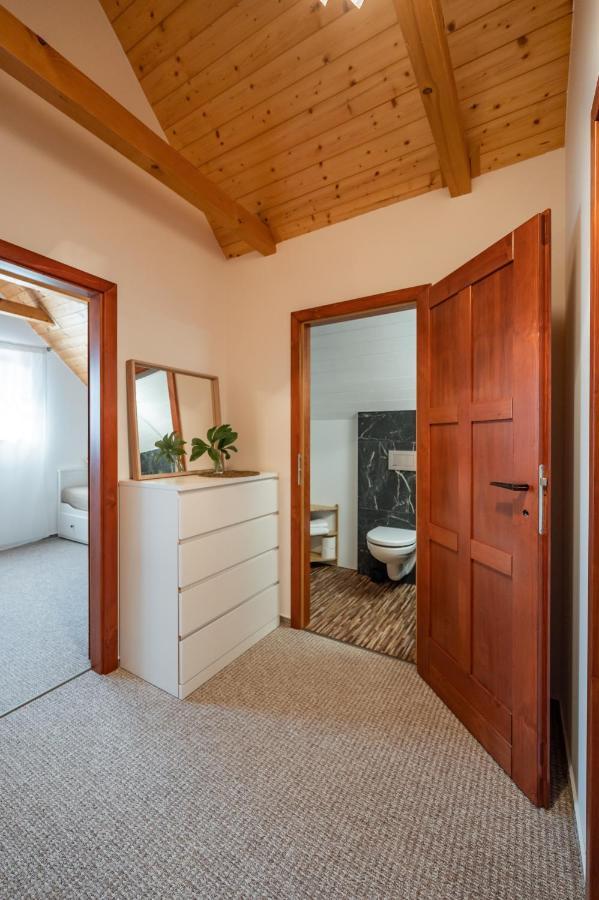 Chata nad lázeňským údolím Luhačovice Exterior foto