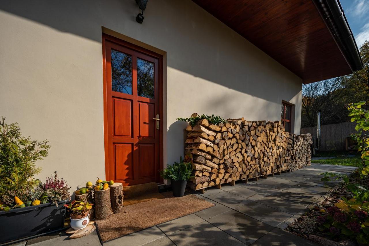 Chata nad lázeňským údolím Luhačovice Exterior foto