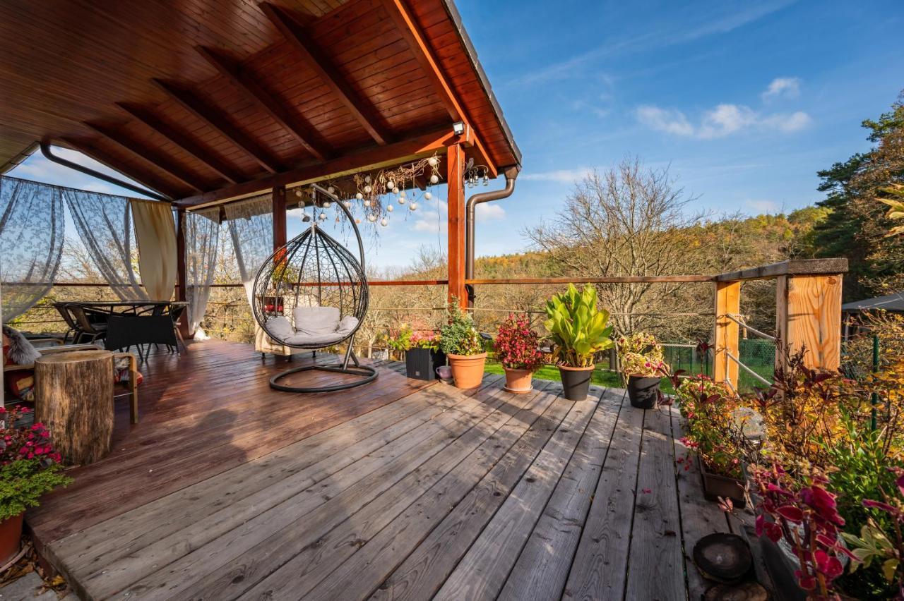 Chata nad lázeňským údolím Luhačovice Exterior foto
